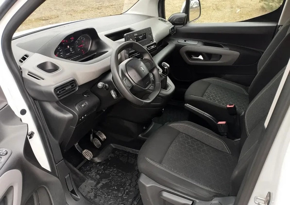 Peugeot Rifter cena 33999 przebieg: 245000, rok produkcji 2018 z Wolin małe 254